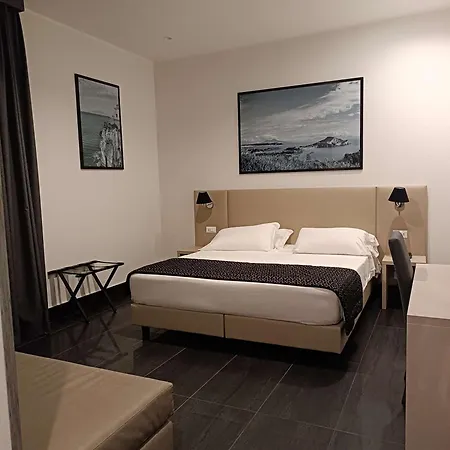 Western Dei Mille 3* Naples