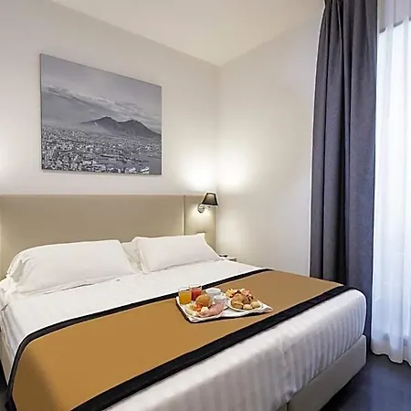 Western Dei Mille 3* Naples